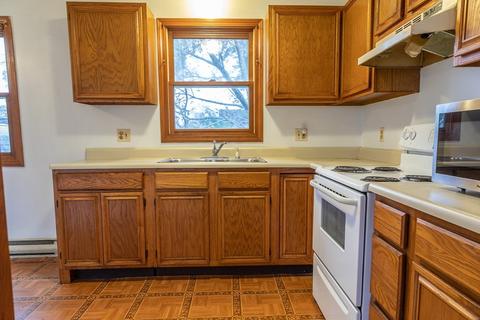 27 Bristol St, Chicopee, MA 01013 photo 9