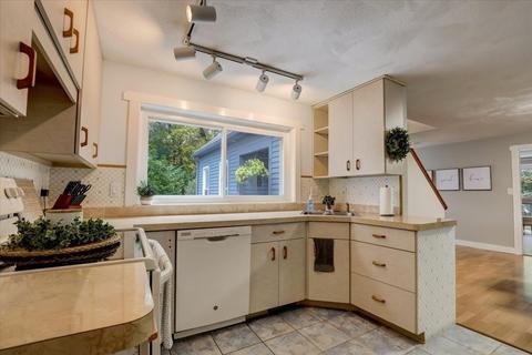 151 Maynard Rd, Framingham, MA 01701 photo 15