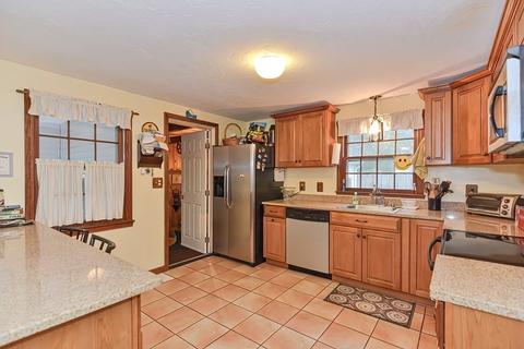 175 Maple St, Framingham, MA 01702 photo 4