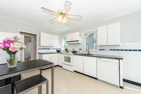 18 Ridge Ave, Dedham, MA 02026 photo 8