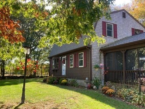 18 Pine Dr, Acushnet, MA 02743 photo 2