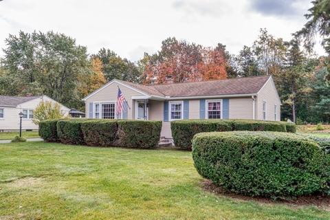 83 Gary Rd, Springfield, MA 01119 photo 4