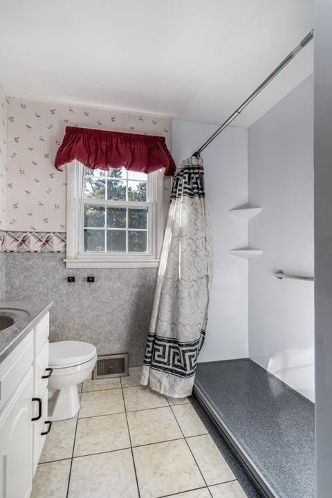 83 Gary Rd, Springfield, MA 01119 photo 13