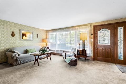 7 Durant Ave, Maynard, MA 01754 photo 4