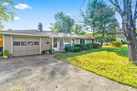 7 Durant Ave, Maynard, MA 01754 photo 2