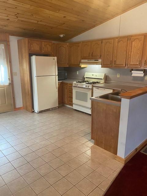 64 Detroit St, Fall River, MA 02721 photo 3