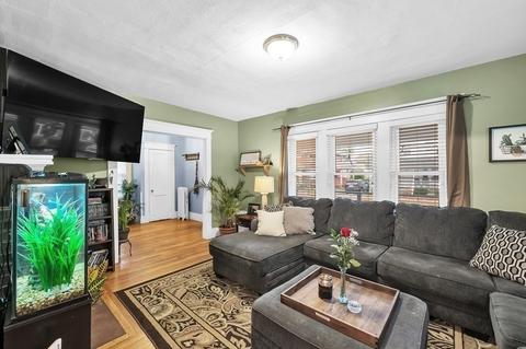 64 Castle St, Springfield, MA 01118 photo 9