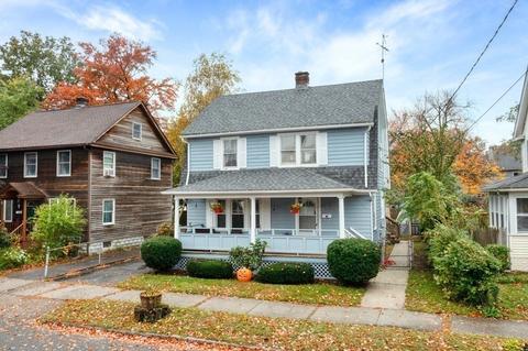 64 Castle St, Springfield, MA 01118 photo 3