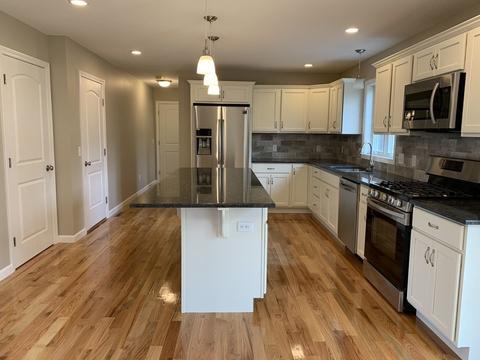 28 Howes St, Springfield, MA 01118 photo 4