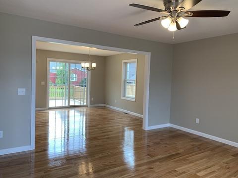 28 Howes St, Springfield, MA 01118 photo 6