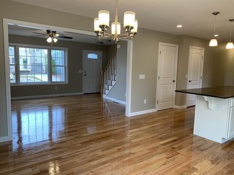 28 Howes St, Springfield, MA 01118 photo 5