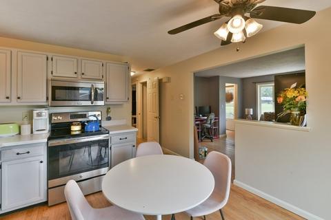 10 Eagle Dr, Dudley, MA 01571 photo 16