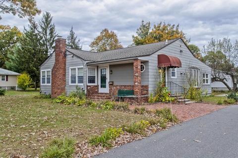 89 9th Ave, Chicopee, MA 01020 photo 1