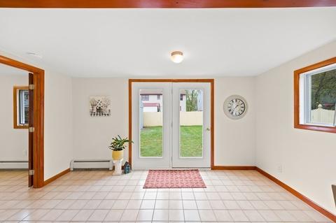 53 Merrill Rd, Springfield, MA 01119 photo 5