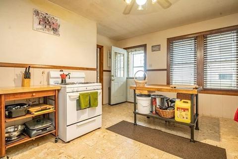 8 Riverview Pl, Chicopee, MA 01013 photo 5