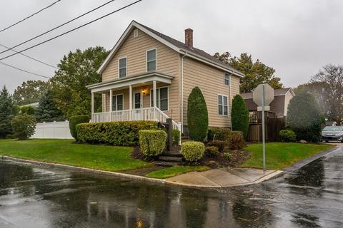 398 Chicago St, Fall River, MA 02721 photo 1