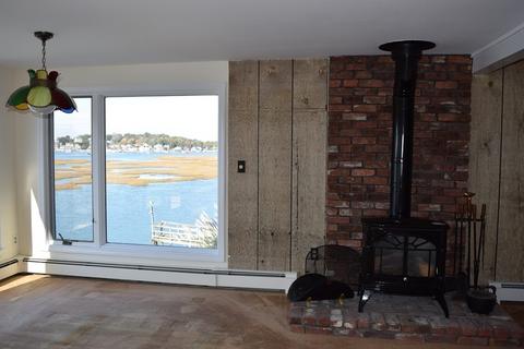 14 Riggs Pt Rd, Gloucester, MA 01931 photo 9