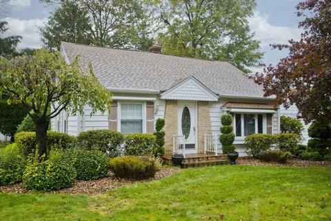 131 Welland Rd, Springfield, MA 01151 photo 1