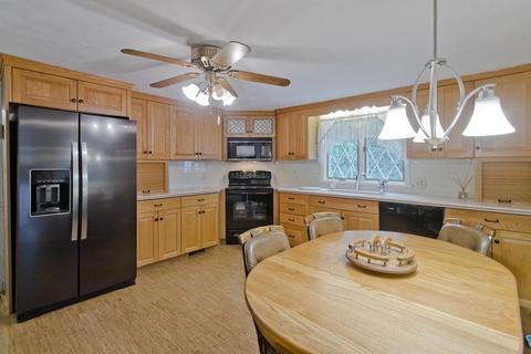 131 Welland Rd, Springfield, MA 01151 photo 4