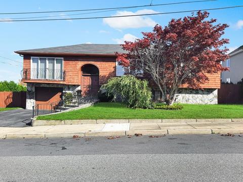 520 Pokross St, Fall River, MA 02724 photo 1