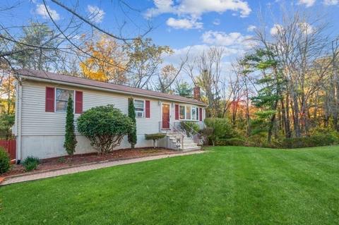 4 Surrey Ln, Webster, MA 01570 photo 2