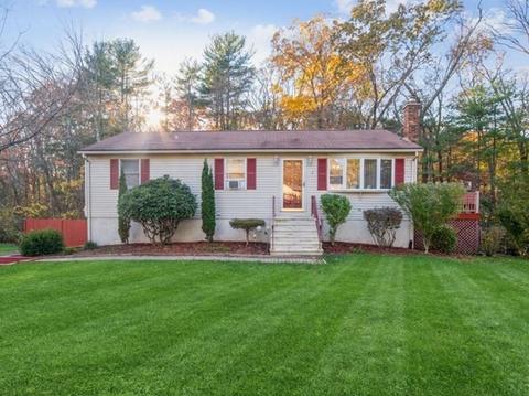 4 Surrey Ln, Webster, MA 01570 photo 1