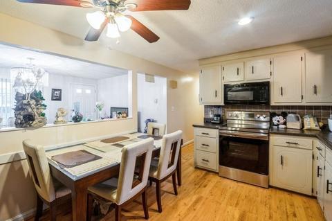 4 Surrey Ln, Webster, MA 01570 photo 9