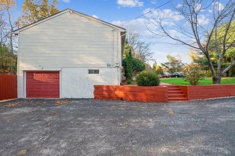 4 Surrey Ln, Webster, MA 01570 photo 27