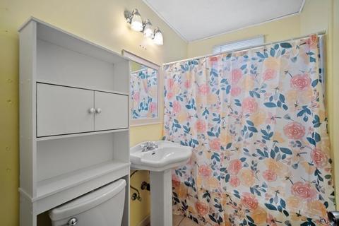 15 Lamont St, Springfield, MA 01119 photo 18
