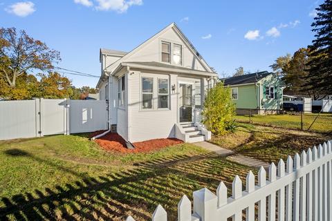 15 Lamont St, Springfield, MA 01119 photo 2