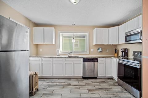 15 Lamont St, Springfield, MA 01119 photo 5