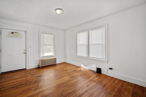 15 Lamont St, Springfield, MA 01119 photo 8