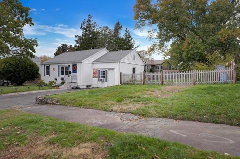21 Eden Glen Ave, Danvers, MA 01923 photo 3