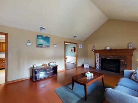 162 Great Rd, Maynard, MA 01754 photo 4