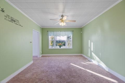 72 Jay St, Gardner, MA 01440 photo 8