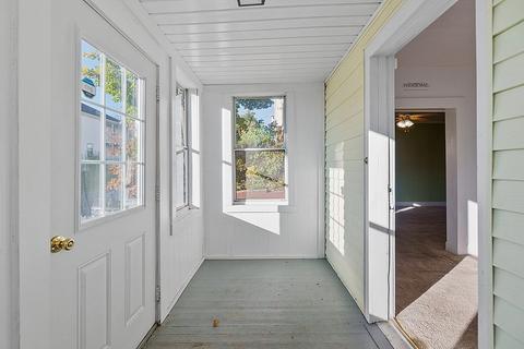 72 Jay St, Gardner, MA 01440 photo 3