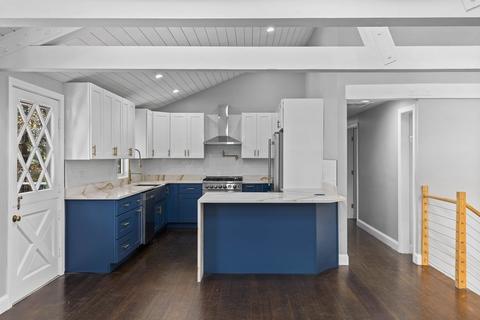 8 Edgewater Dr, Dover, MA 02030 photo 2