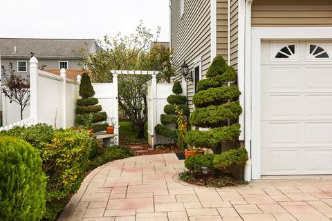 7 Abington Ln, Fall River, MA 02721 photo 4