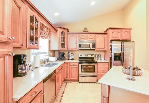 7 Abington Ln, Fall River, MA 02721 photo 12