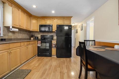 7 Tuttle Ln, Saugus, MA 01906 photo 9