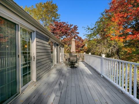 31 Mohawk St, Danvers, MA 01923 photo 4
