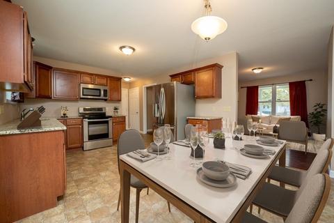 820 Mckinstry Ave, Chicopee, MA 01020 photo 5