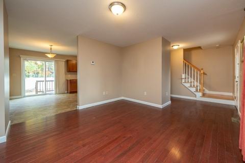 820 Mckinstry Ave, Chicopee, MA 01020 photo 7