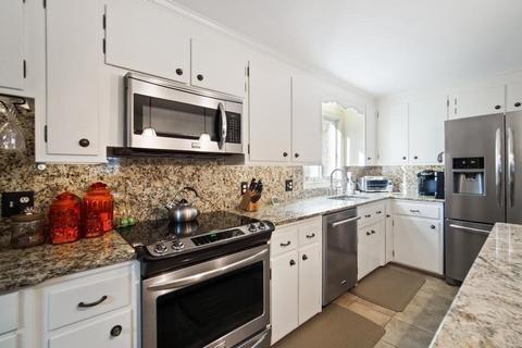 24 Princess Rd, Springfield, MA 01129 photo 5