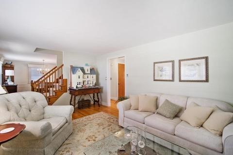 24 Princess Rd, Springfield, MA 01129 photo 10