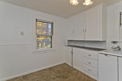 1003 Allen St, Springfield, MA 01118 photo 7