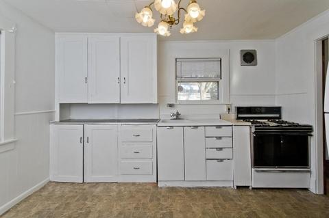 1003 Allen St, Springfield, MA 01118 photo 6