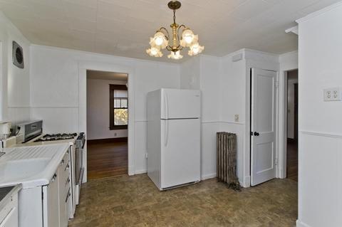 1003 Allen St, Springfield, MA 01118 photo 9