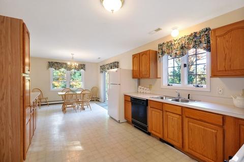 389 Main St, Acton, MA 01720 photo 2