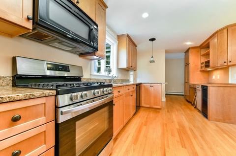 221 Central St, Hingham, MA 02043 photo 3